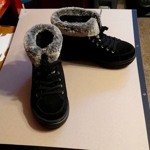 Skechers black winter lace up booties